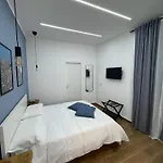 Conte Di Mola 67